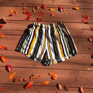 New in bag boutique shorts